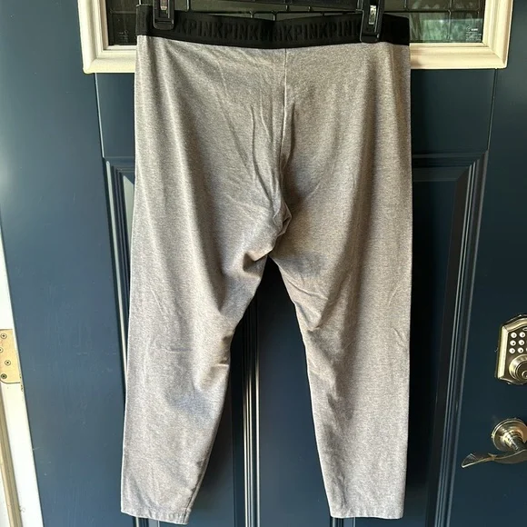 Victoria’s Secret- Pink - Yoga - Picture 5 of 6